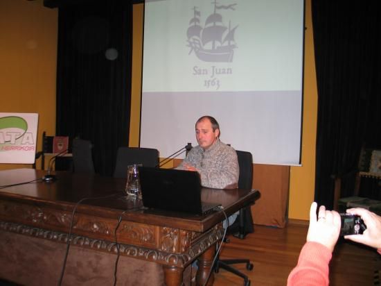 Charla de Xabier Alberdi en el ciclo del 450 del Tornaviaje